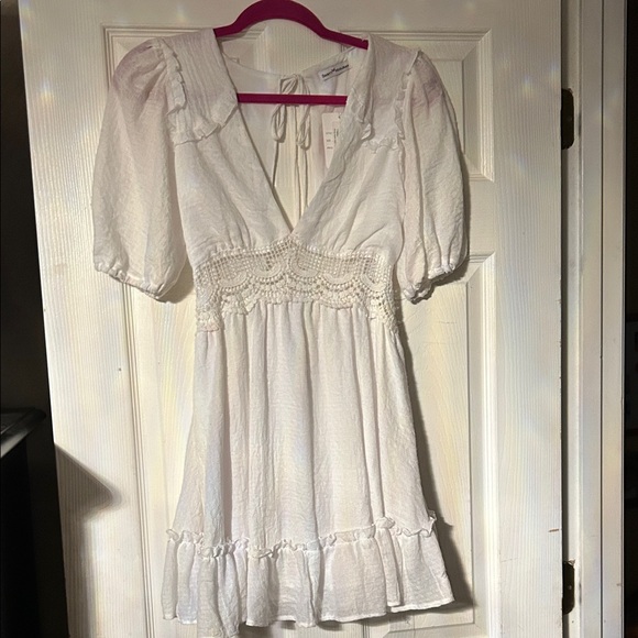 Dainty Hooligan Dresses & Skirts - Dainty Hooligan Elegant White Textured Dress